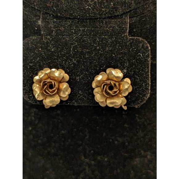 Vintage Gold Tone Floral Rose Screw Back Earrings - Picture 5 of 6